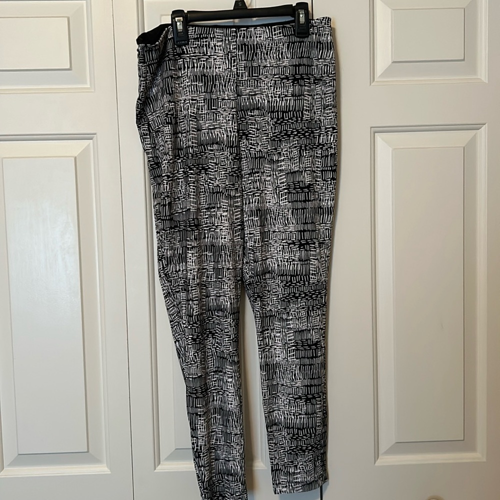 Ladies LYSSE Ankle Zip Black/White Patterned Leggings, sz XL